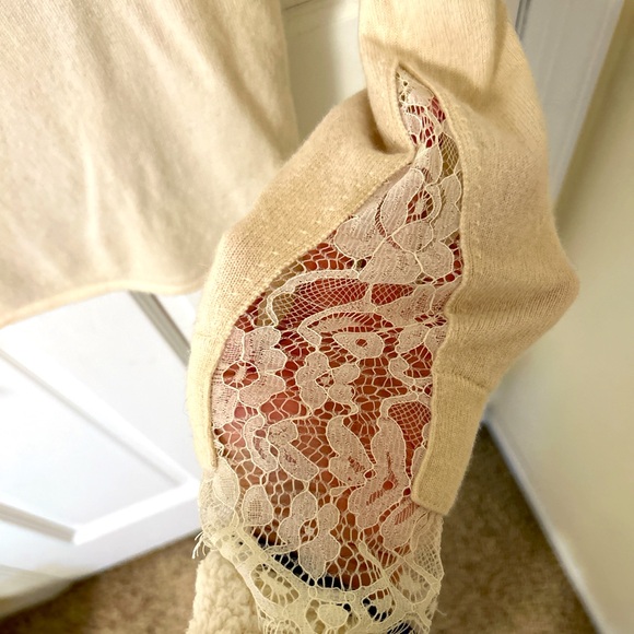 Neiman Marcus Lace Sleeve Crewneck Pure Cashmere Sweater (sz L) - Picture 6 of 11